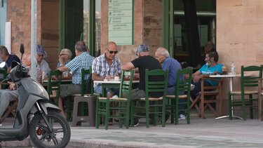 Σοκαρισμένος ο Ελον Μασκ με την υπογεννητικότητα στην Ελλάδα 