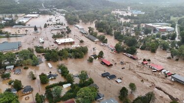 Ο κυκλώνας Ελέν στοίχισε τη ζωή σε τουλάχιστον 91 ανθρώπους στις ΗΠΑ