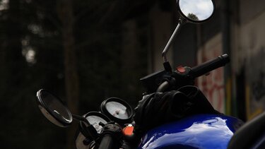 Μαθήτρια έκλεψε μηχανάκι και ξυλοκοπήθηκε άγρια από τον ιδιοκτήτη του