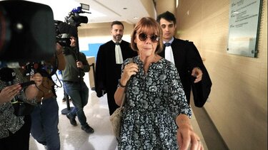 Πελικό: "Είδαμε το βίντεο και της άρεσε" - Η κατάθεση που την έκανε να αποχωρήσει από το δικαστήριο