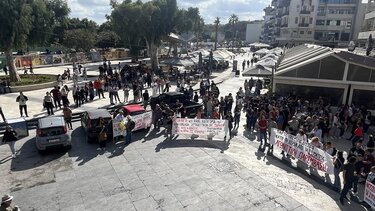 Στους δρόμους κατέβηκαν οι εκπαιδευτικοί στο Ηράκλειο