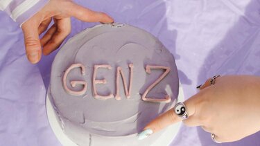 Για την Gen Z η ενηλικίωση ξεκινάει στα… 27