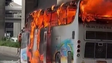 Ταϊλάνδη: Νεκρά παιδιά από φωτιά σε σχολικό λεωφορείο - Συνολικά 25 οι νεκροί