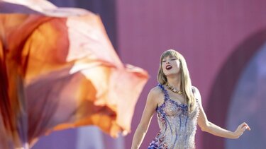 Γιατί βρέθηκε το Billboard στο στόχαστρο των Swifties