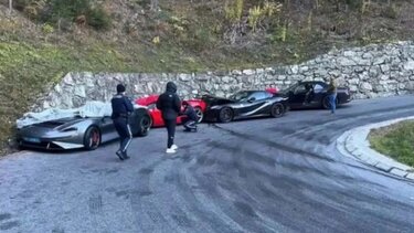 τροχαίο με πολυτελή αυτοκίνητα