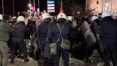 επεισόδια Ζαραλίκος