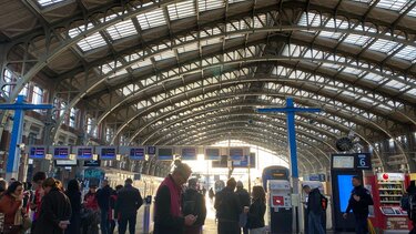 σταθμός των τρένων