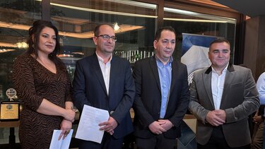 Λιμενικοι κοπή πίτας