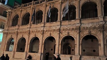 Ώρα της γης - Λοτζια