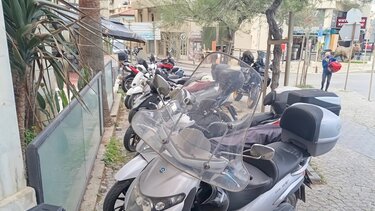 Χάνδακος, Δίκυκλα