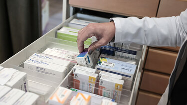 Φαρμακείο, φαρμακοποιός, φάρμακα