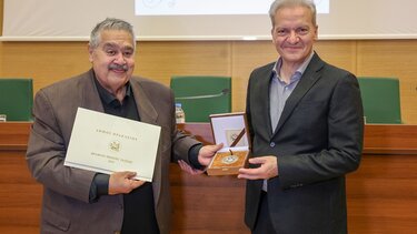 Aπονομή του Βραβείου Ηθικής Τάξεως στον Μηνά Μαυροειδή 