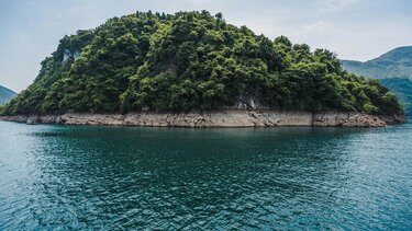 βράχια νησί