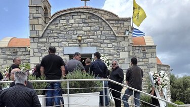 Μεσαρά κηδεία Χατζηδάκη