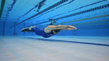 κατάδυση πισίνα