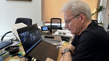 Καλοκαιρινός, Σύσκεψη, Σεισμός