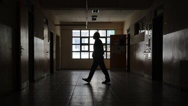 Σχολεία: Τι είναι η «κοινωνική εργασία» που θα αντικαταστήσει την αποβολή