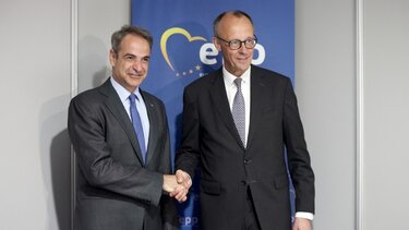 Μητσοτάκης Μερτς