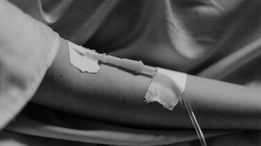 Από το πανηγύρι στο νοσοκομείο 14χρονος μετά από υπερβολική κατανάλωση αλκοόλ 