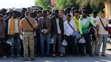 Από την Κρήτη στο Λαύριο και από εκεί απευθείας σε κέντρα κράτησης 247 μετανάστες