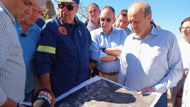  Στην Ιεράπετρα ο Κ. Κατσαφάδος για αυτοψία στις πληγείσες περιοχές από την πρόσφατη πυρκαγιά 