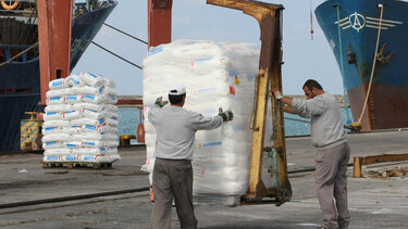 Ηράκλειο: “Ξέμεινε” από γερανούς το εμπορικό λιμάνι, στον… αέρα φορτοεκφορτώσεις και επιχειρηματίες!