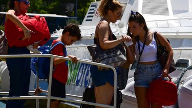 Έξοδος, Λιμάνι