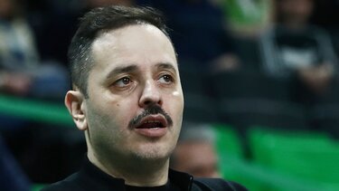 Αλέξανδρος Τσουβέλας: Μήνυση από ιερείς