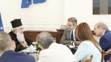 mitsotakis arxiepiskopos kritis