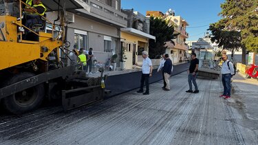 Σε εξέλιξη το πρόγραμμα ασφαλτοστρώσεων του Δήμου Ηρακλείου στη Νέα Αλικαρνασσό