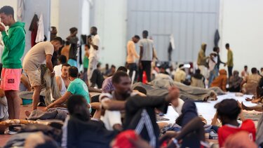 Μετανάστες, Αγυιά