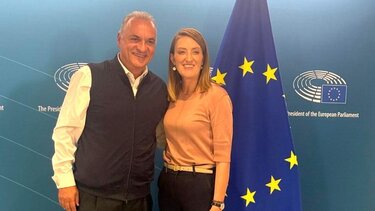 Μανώλης Κεφαλογιάννης, Ρομπέρτα Μέτσολα