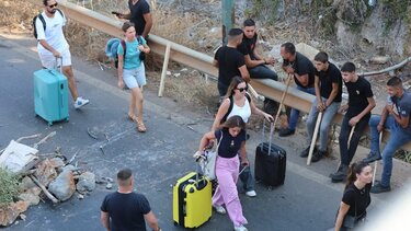 Τουρίστες, Βαλίτσες, Κτηνοτρόφοι