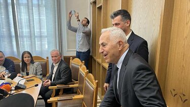 Ευάγγελος Αποστολάκης, Σύσκεψη 