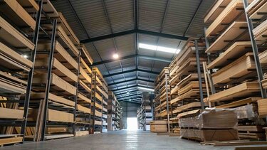 Κουμαντάκης, Ξυλεία