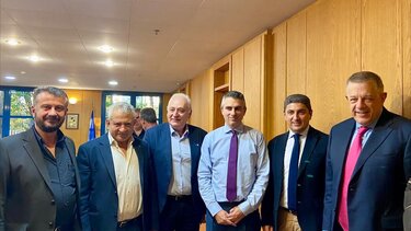 Γρηγόρης Νικολιδάκης, Επαφές