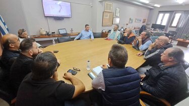 Μανώλης Μενεγάκης: «Στόχος των παρεμβάσεων η λειτουργική και αισθητική αναβάθμιση του παραλιακού μετώπου, παραμένουμε ανοιχτοί στον διάλογο με την τοπική επιχειρηματική κοινότητα»