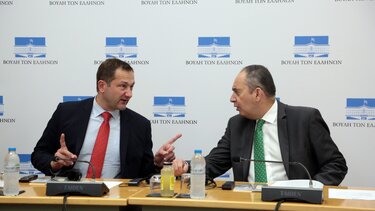 Γιάννης Πλακιωτάκης, Κρίστοφ Χάνσεν