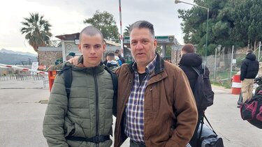 Ραφαήλ μαντινάδα κηδεία πατέρας