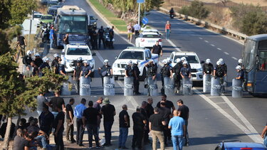 Αγρότες, Αποκλεισμός