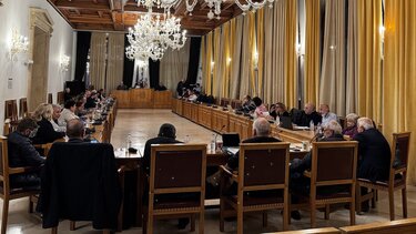 Λότζια, Δημοτικό Συμβούλιο, Συνεδρίαση