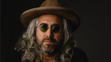 Μάνος Παπαδάκης