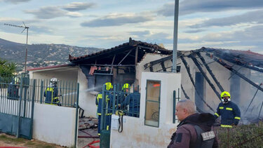 Ραφήνα σπίτι φωτιά