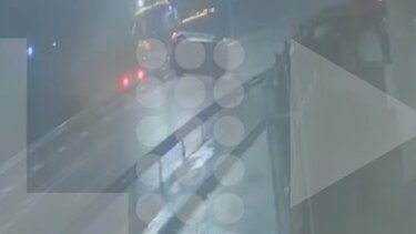 Ηλεία: Η συγκλονιστική στιγμή που ανεμοστρόβιλος ανατρέπει αυτοκίνητο!