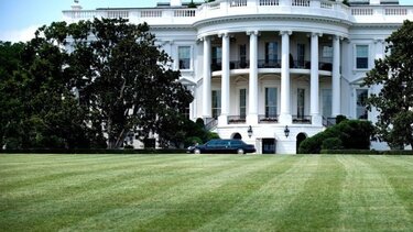 Ο Λευκός Οίκος αλλάζει τους κανόνες πρόσβασης των ΜΜΕ