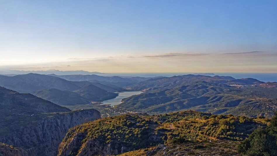 Κι όμως νερό στο φράγμα Αποσελέμη από το Οροπέδιο δεν έχει πέσει ακόμα