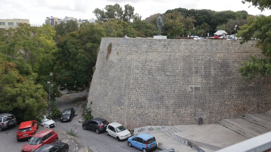 Νεαρός έπεσε στο κενό από τα Ενετικά Τείχη - Νοσηλεύεται στο Βενιζέλειο