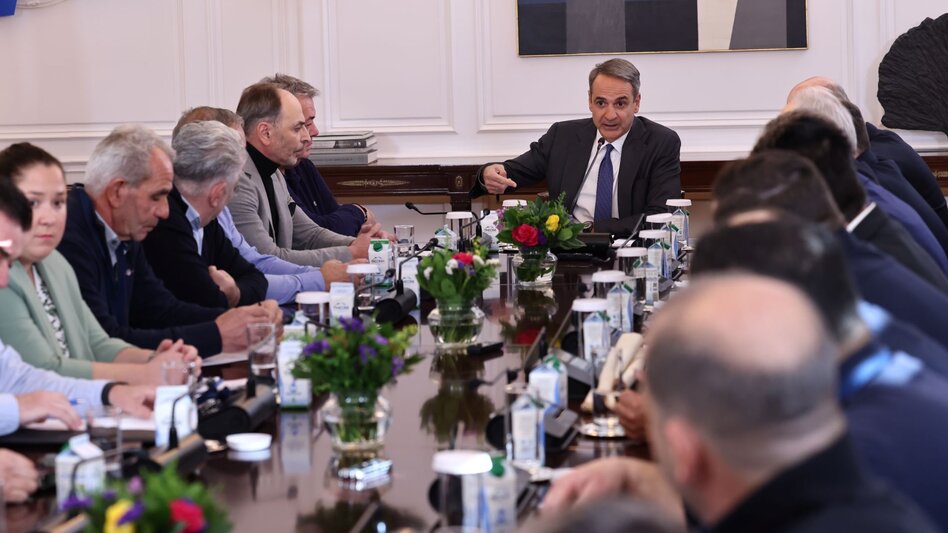 Μητσοτάκης σε αγρότες: Τις εξελίξεις τις διαμορφώνουν οι παρόντες και όχι οι απόντες