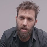 «Ήντα μρε ξανοίγεις»: Ταινία- "γροθιά στο στομάχι" για την οπλοκατοχή