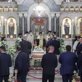 Συγκίνηση: Πλήθος κόσμου στην κηδεία του Νίκου Ψιλάκη